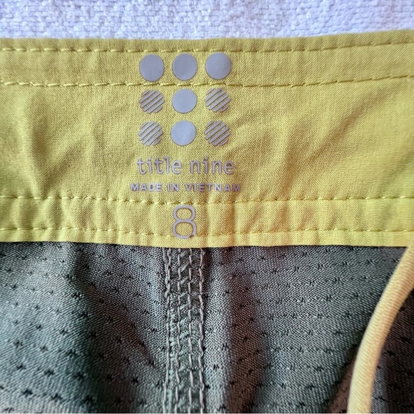 Title Nine Rogue Skort 5" Chartreuse Green/Yellow Nimblene Women’s size 8 - Picture 9 of 11